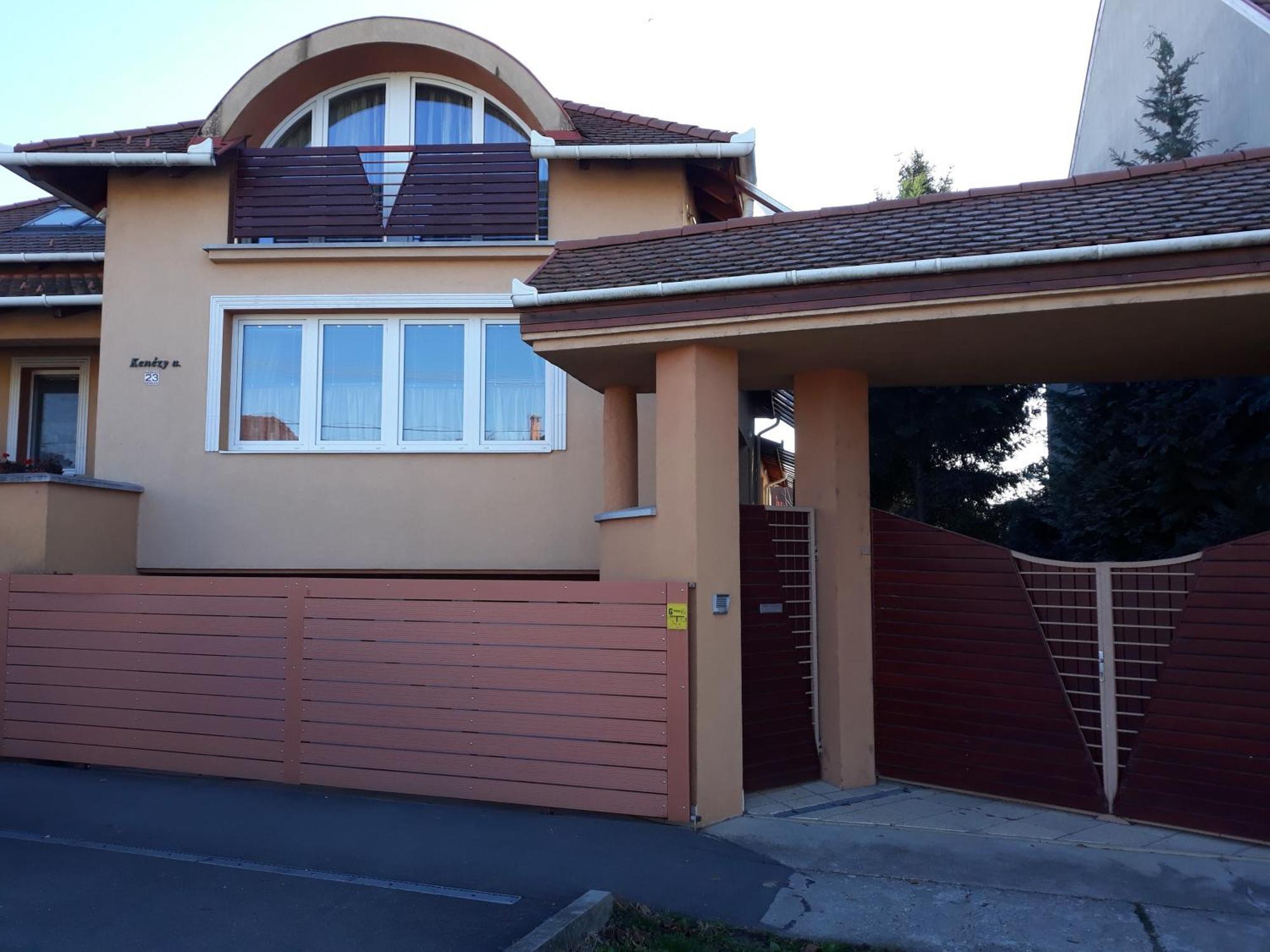 Kenezy Lux Apartman Vendeghaz Hajduszoboszlo Exterior photo