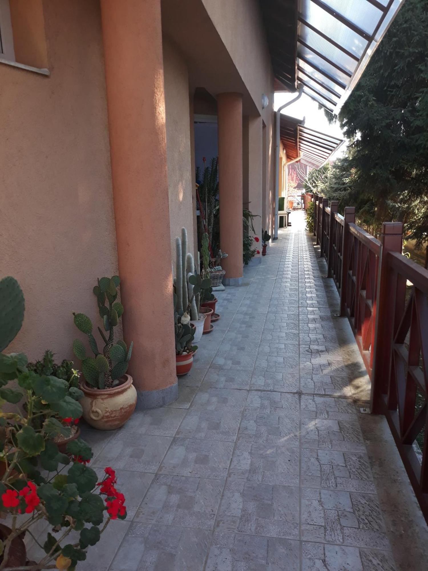 Kenezy Lux Apartman Vendeghaz Hajduszoboszlo Exterior photo