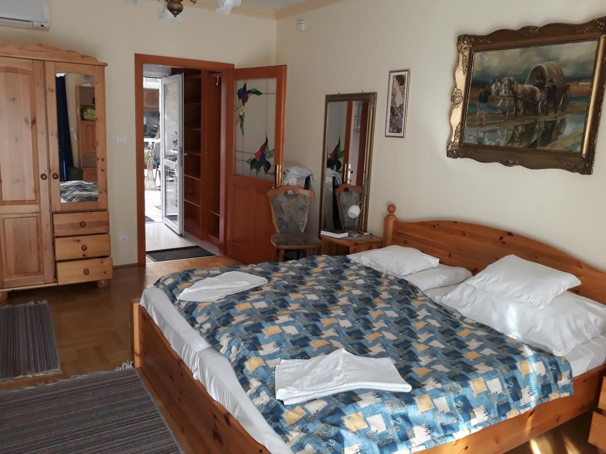 Kenezy Lux Apartman Vendeghaz Hajduszoboszlo Exterior photo
